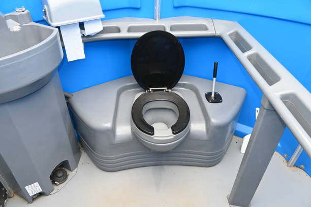 Best Portable toilet rental cost  in Delafield, WI